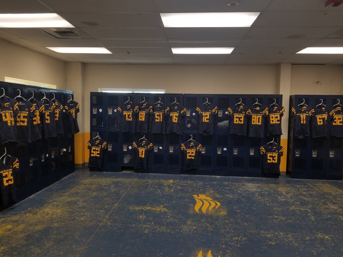 CoachBerk65's tweet photo. Gameday! 1st opportunity in effort to win back-back-back league titles.#4Core #BESTistheStandard Philippians 2:7-8 https://t.co/nbLtgOzn4t