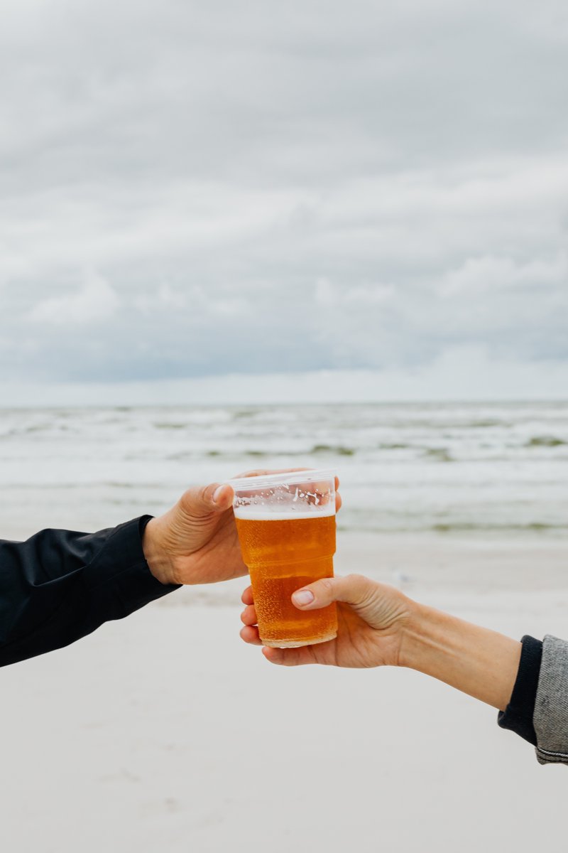 With the pending news of No patio and indoor dining, Harry’s will open today at 230pm for the patio only. Dress warm and lets empty the drafts. Who is in? Cheers 🍻 #beer #beach 721  Beach  Blvd  near  the  Lift  bridge  #Hamilton #HamOnt #harryspubonthebeach