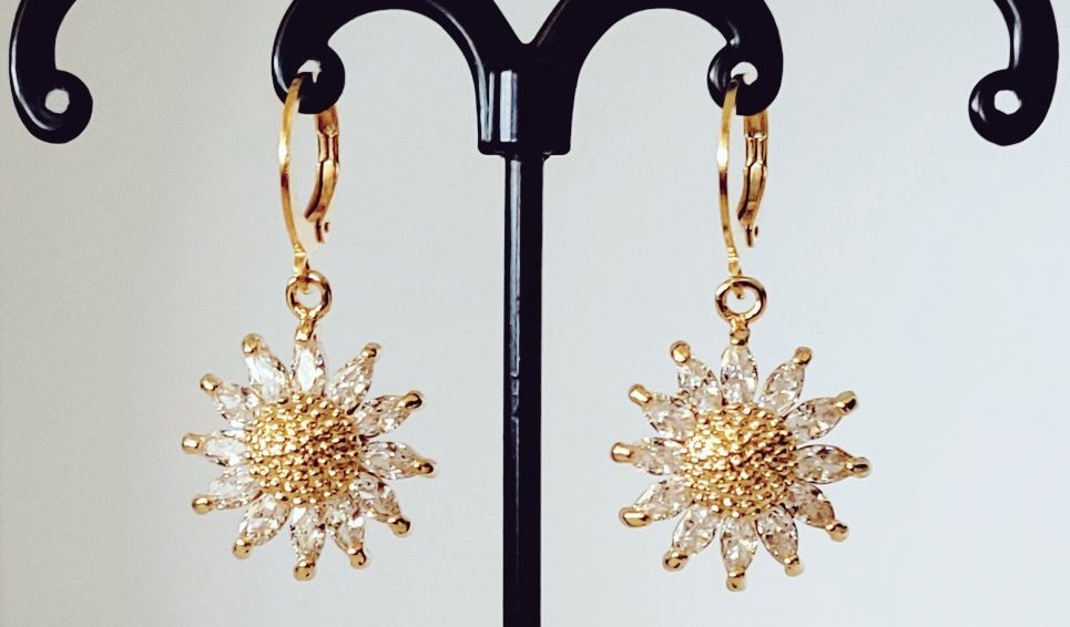 cloudymayrain's tweet photo. Leaf Hearts or Daisies anyone? https://t.co/MGQaOqhyia