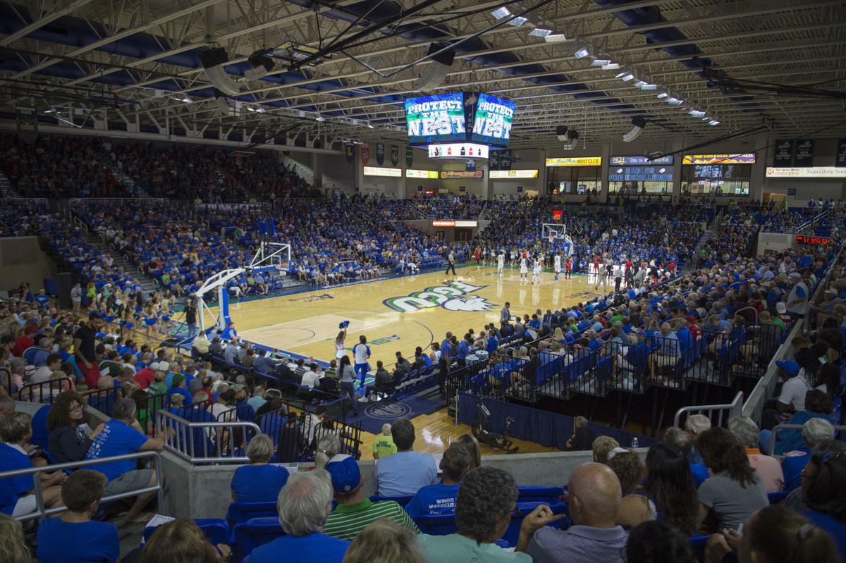TimarPerry's tweet photo. Blessed to receive an offer from Florida Gulf Coast University! #GoEagles https://t.co/W3vS9lphQu
