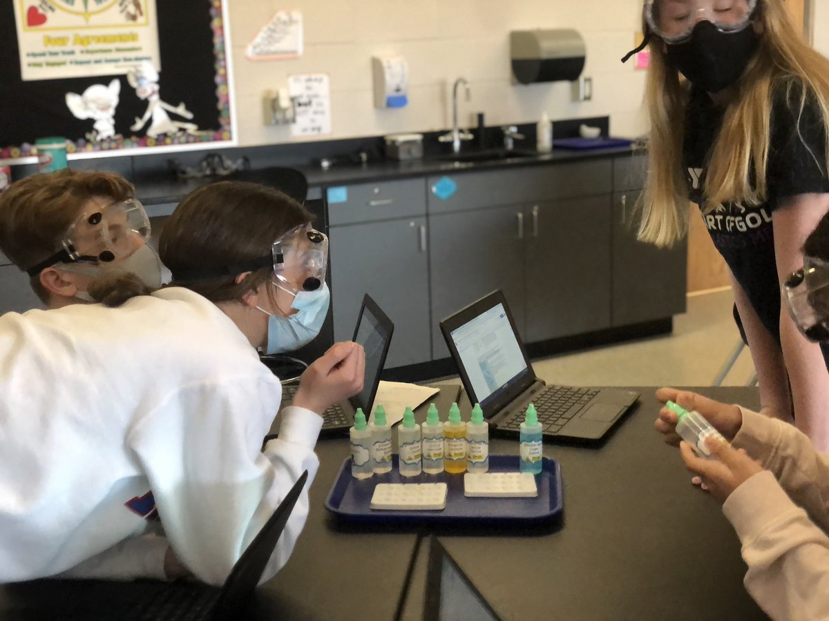 Robynlv's tweet photo. How can we uses physical and chemical properties to identify and unknown chemical? #sidewaysScience https://t.co/bBXcp4FPtz
