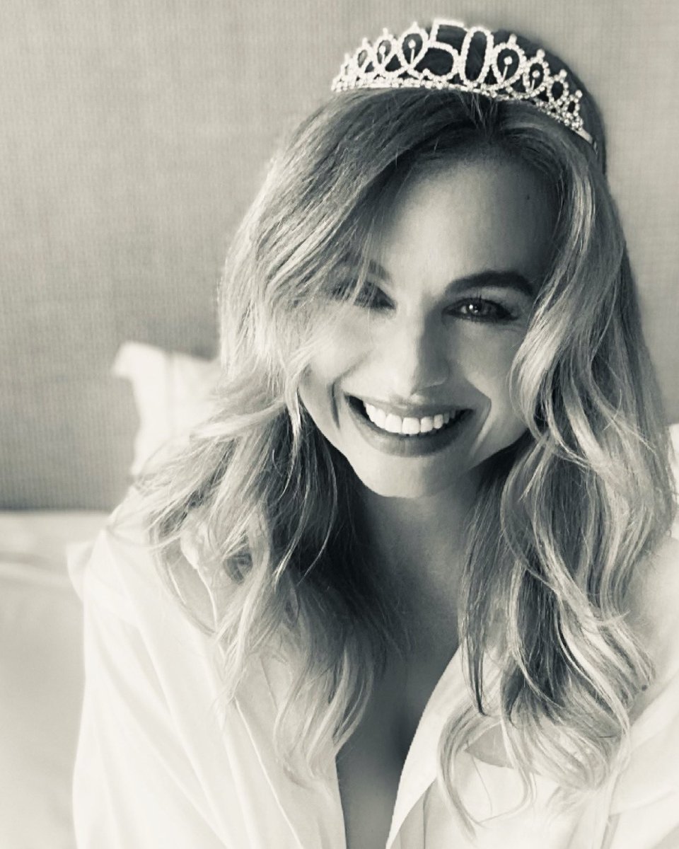 Jessica Collins tweet media