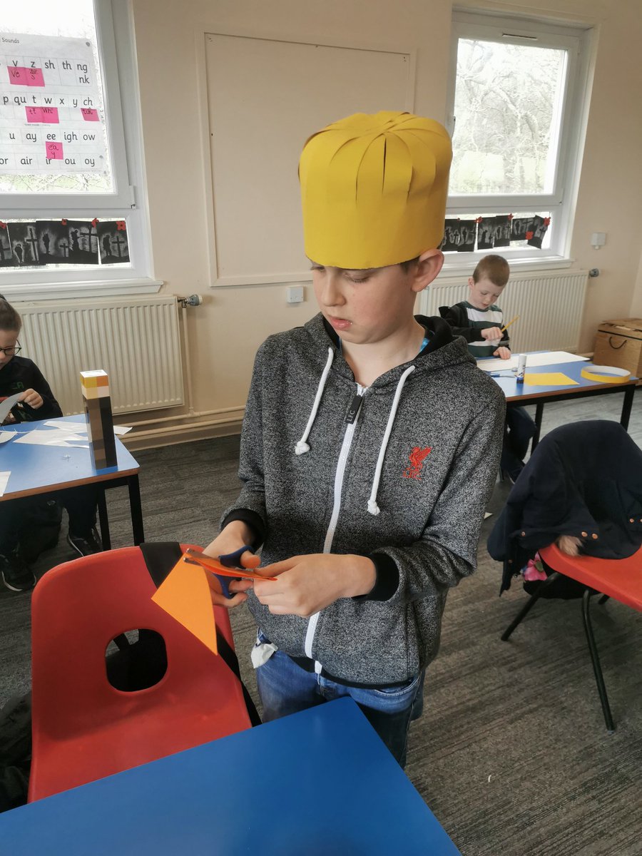 MrOChamberlain's tweet photo. We had a great time designing our Easter Bonnets and customising them with our own ideas! Some fab fashion designers in this class! @standrewsFCRC https://t.co/vFL7MWbbko