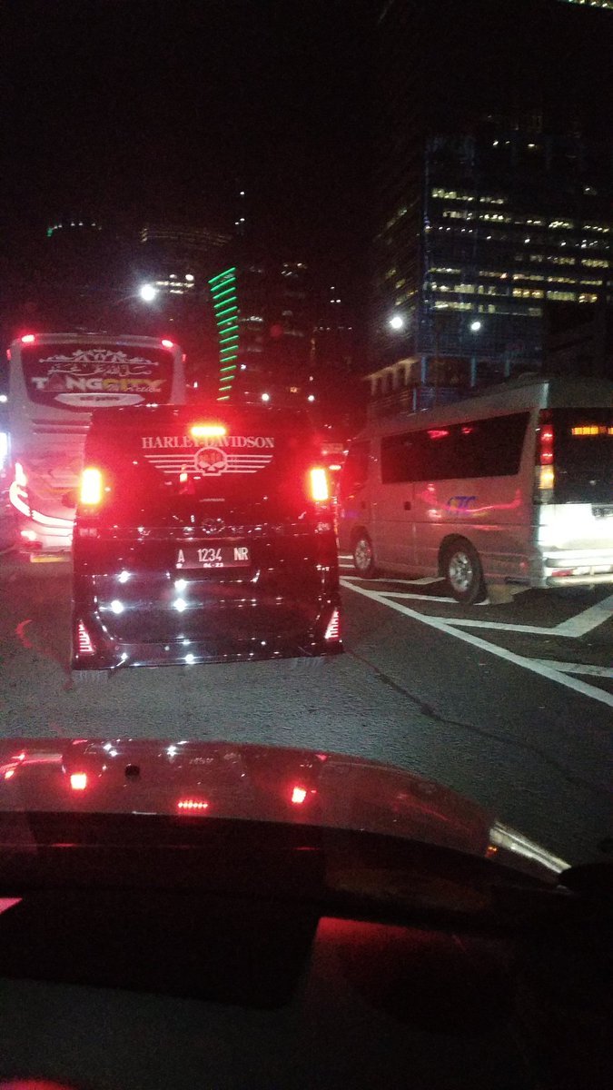 doedydo's tweet photo. Akhirny bisa merasakan parkir di tol dalkot @PTJASAMARGA indahny loongggweeekend.. https://t.co/WKjqTi6XU8