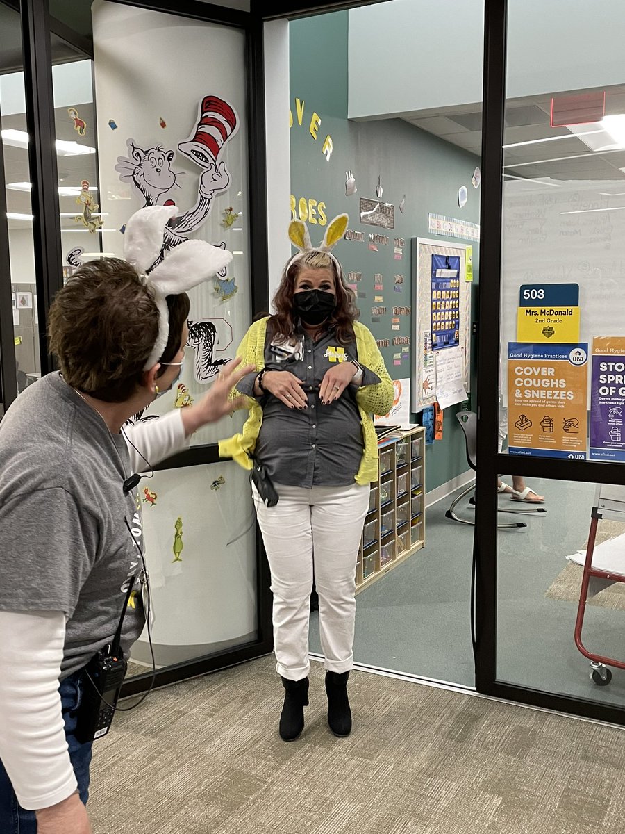 KLBatesRN's tweet photo. Some bunny loves us @HooverCFISD! ....p.s. It’s our admin team. Thank y’all for the special Easter treats! @cyfairisd #BeAHooverHero #CFISDSpirit https://t.co/PPOnT0u5LJ