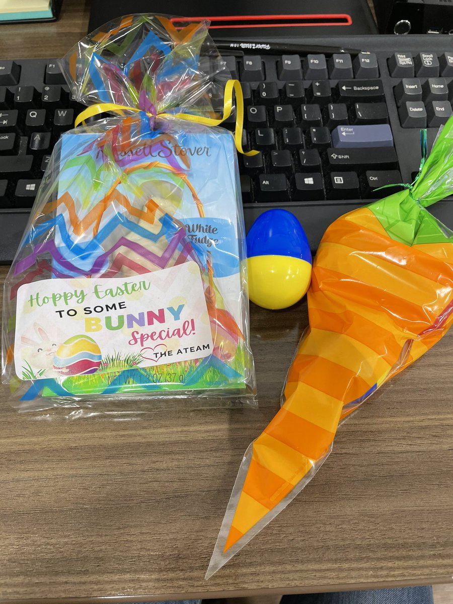KLBatesRN's tweet photo. Some bunny loves us @HooverCFISD! ....p.s. It’s our admin team. Thank y’all for the special Easter treats! @cyfairisd #BeAHooverHero #CFISDSpirit https://t.co/PPOnT0u5LJ