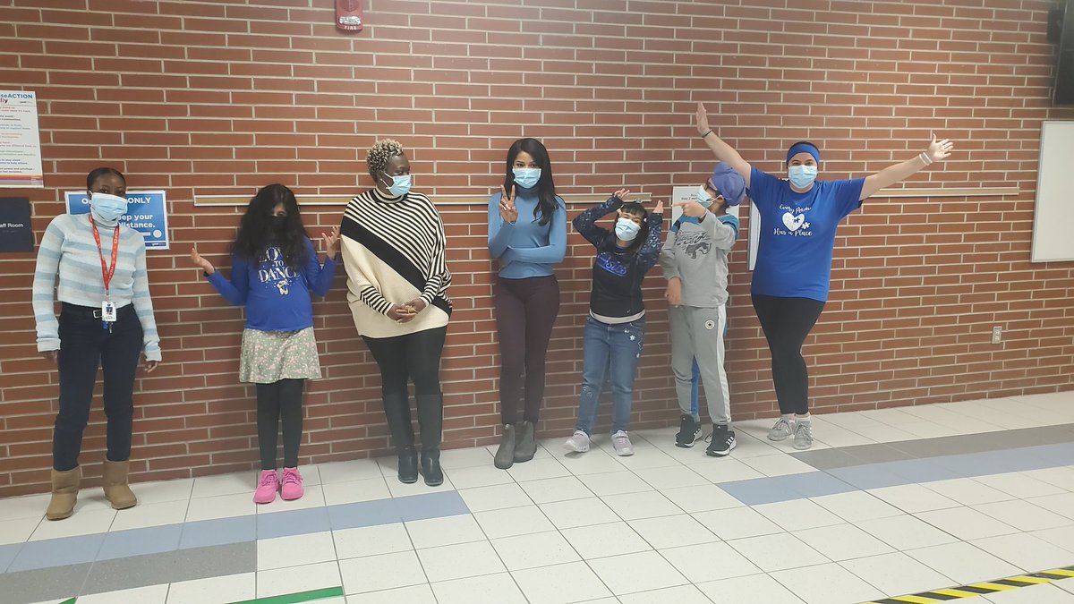 Ms_Manalis's tweet image. In a world where you can be anything, Be Kind! 🧩  #AutismAcceptanceMonth #AutismAcceptance #communityclass #inclusionmatters #LightItUpBlue @PeelSchools @BerylFordPS