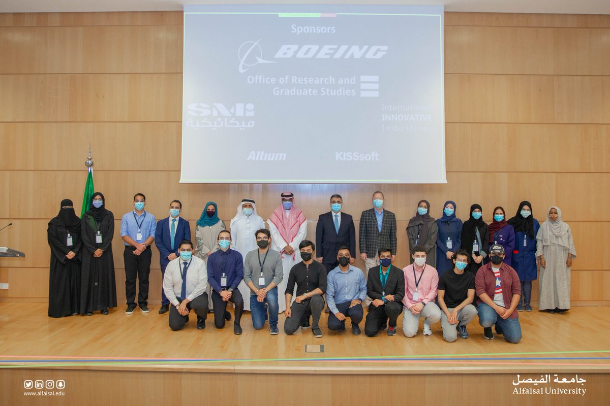 Alfaisaluniv's tweet photo. وقد أوضح فريق العمل من الطلبة المهندسين والمهندسات في #جامعة_الفيصل أن صناعة السيارة استغرق 5 سنوات، تم فيها الاعتماد التام على الألواح الشمسية لتوفير الطاقة مع تطوير نظام تهوية داخلية، وتصميم يقلل من الاحتكاك بالهواء ويزيد من سرعة وانسيابية السيارة. https://t.co/Get9wNJubH