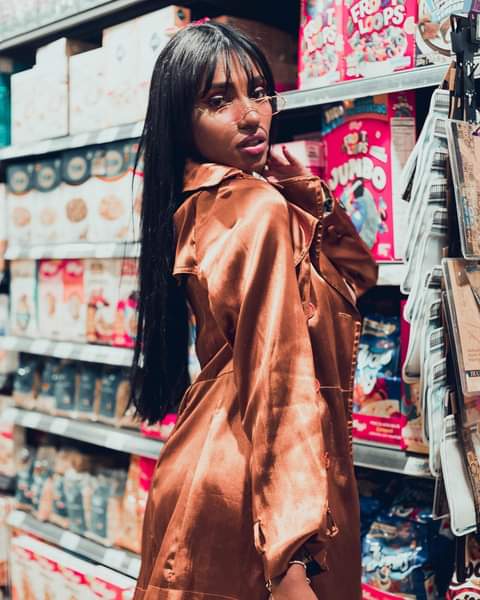 Dani22Mart's tweet photo. Me veo viéndote allá reina

 #PeticionesMIAW2021
@kellyrealesc https://t.co/tCWy2P6klL