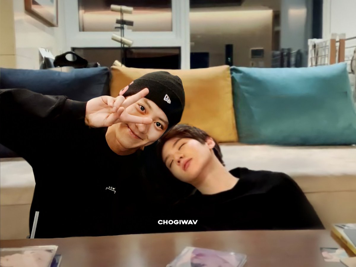 _exol_CB's tweet photo. ขอบคุณคนอีดิท ที่ทำให้คู่ชิปชั้นมีรูปคู่กันด้วยความชัด1080ㅠㅠ https://t.co/Vl8keirCKa