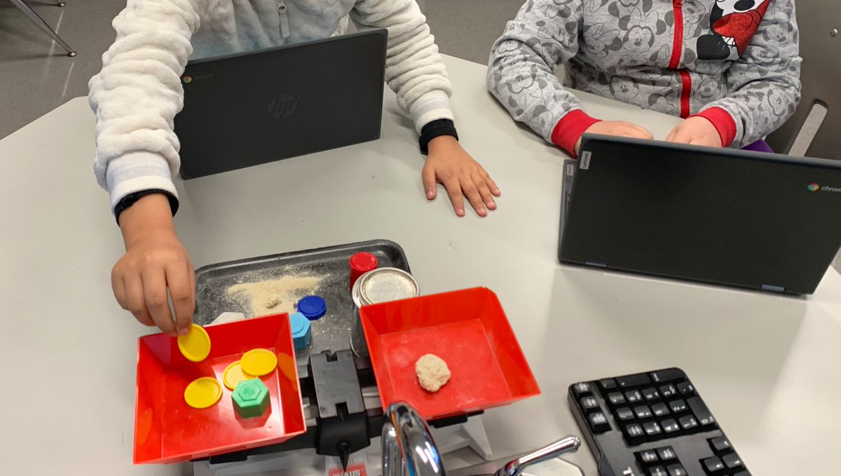 TeachBenitez's tweet image. 3rd Grade Bulldogs working as geologists recording the change in their rock’s mass as they weather it down! #ElemScience #PSEstrong #ScienceROCKS 🪨⚖️💜 @GPCandI @GalenaParkISD