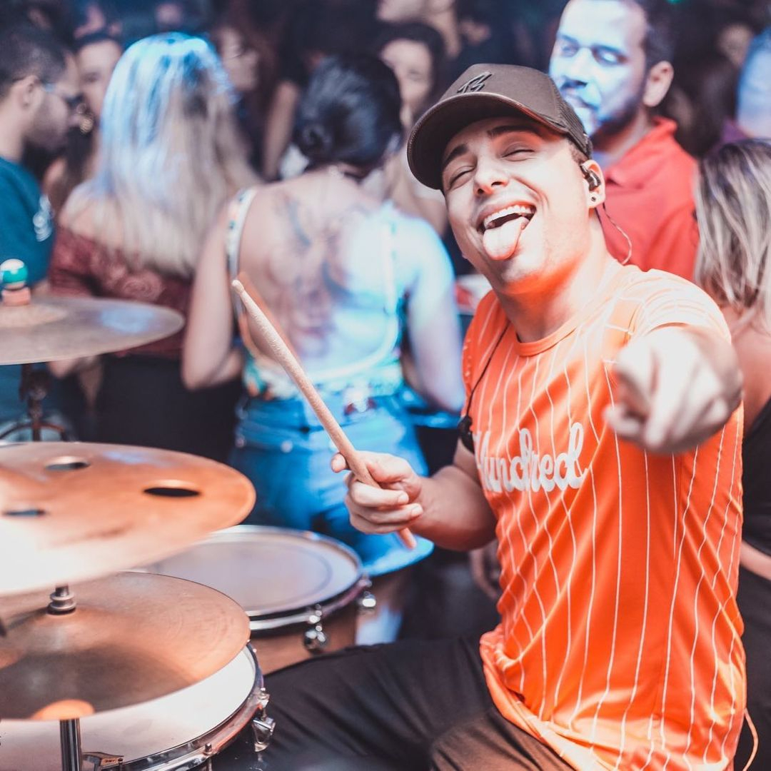 SambComAtitude's tweet photo. Não é por nada não, mas o @matheusgomes.sa manda muito na bateria no pagode do SA hein 💥

Quem aí também concorda? ⬇ https://t.co/jWLTQhP7x7