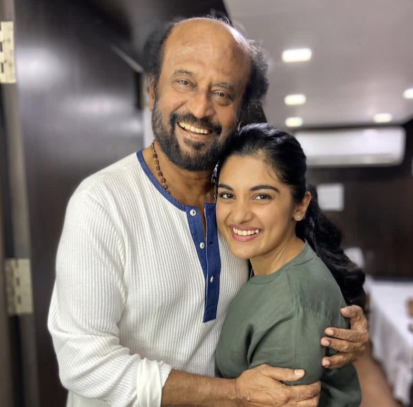 KukiNiveFC's tweet photo. Congratulations @rajinikanth sir❤️ for #DadasahebPhalkeAward #Darbar #Rajinikanth https://t.co/KXr96gkL18