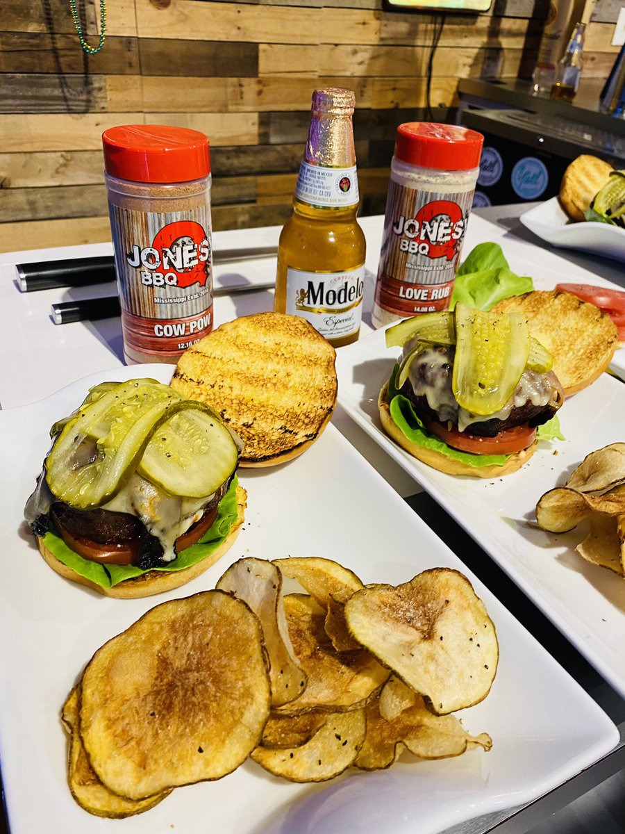 bobounds's tweet photo. SMASH Attack w @AllJonesy Elk Burgers on OOB • What do you think @colecubelic? LOADED w @YallLifestyle https://t.co/2fm725pp5Q