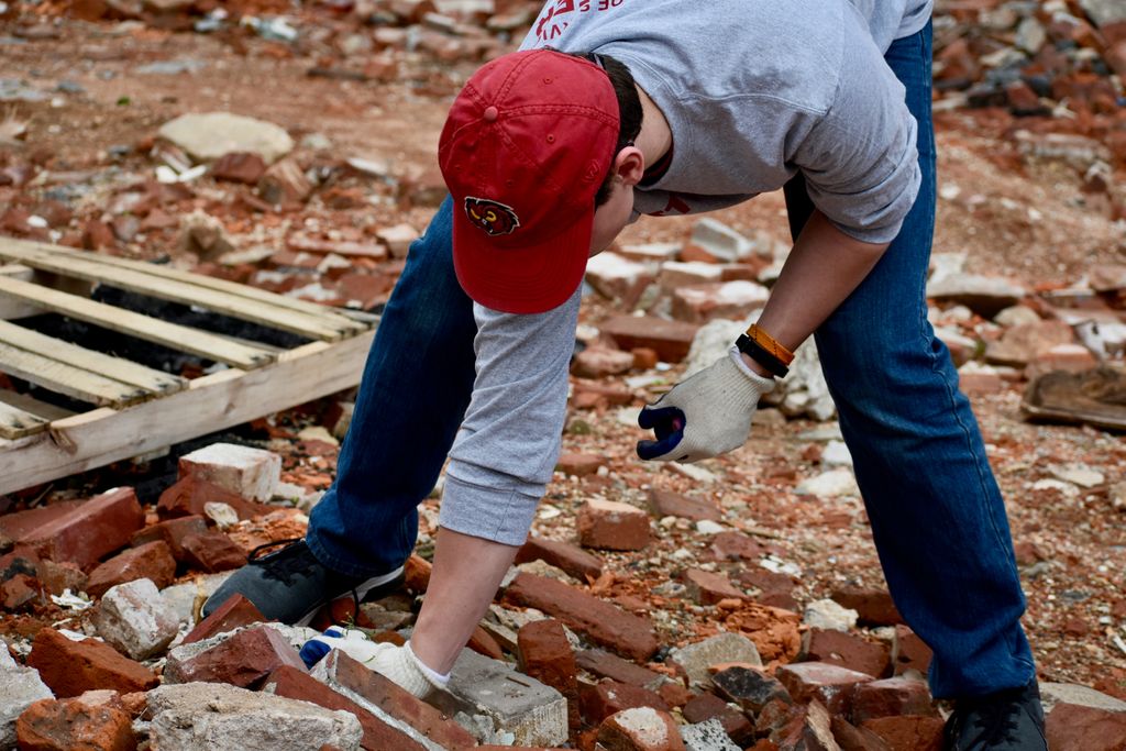 During a pandemic, our local communities need us more than ever. The Temple University Young Alumni Association (TUYA) encourages all members of the Temple community to participate in a socially distanced cleanup throughout April. Learn more here: bit.ly/2021TUgether