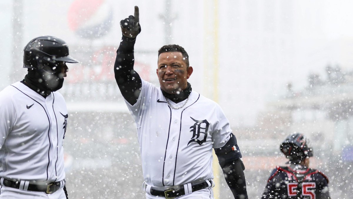 MLB's tweet photo. Snow baseball hits different. #OpeningDay https://t.co/kZWy0rkQbM