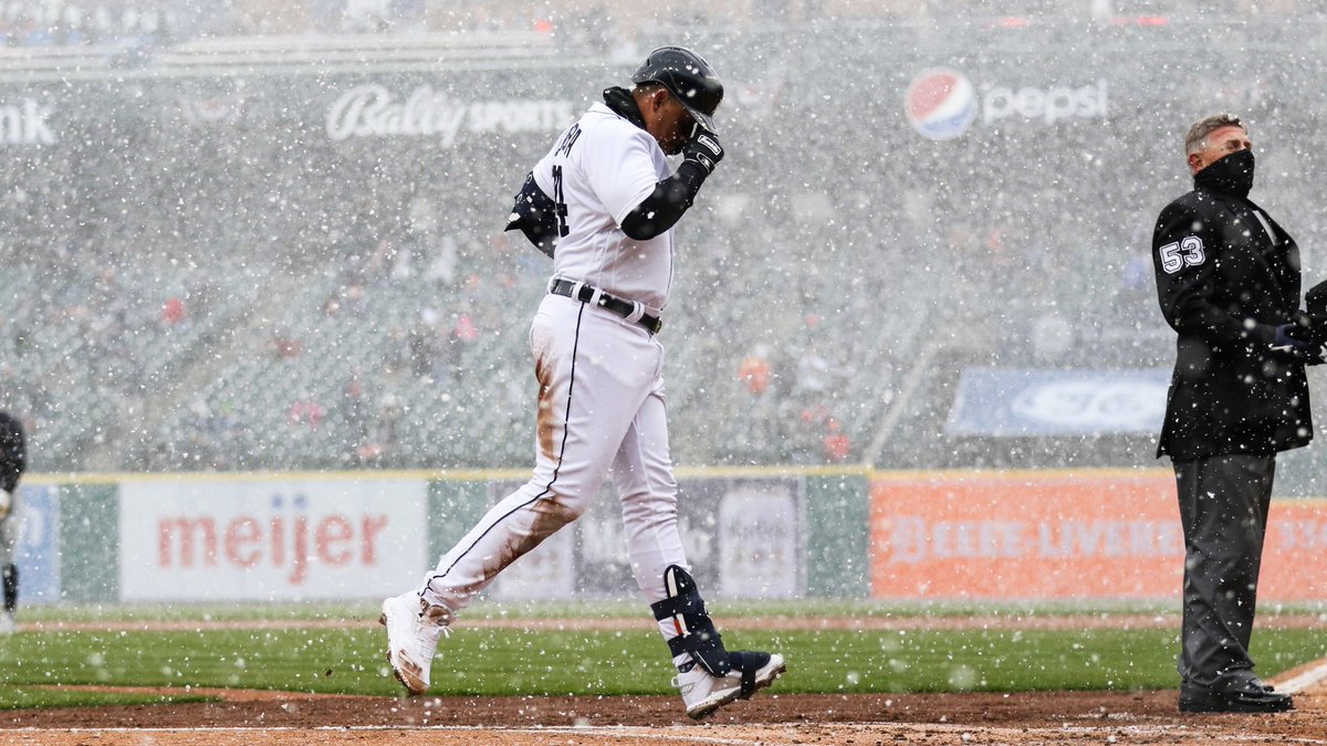 MLB's tweet photo. Snow baseball hits different. #OpeningDay https://t.co/kZWy0rkQbM