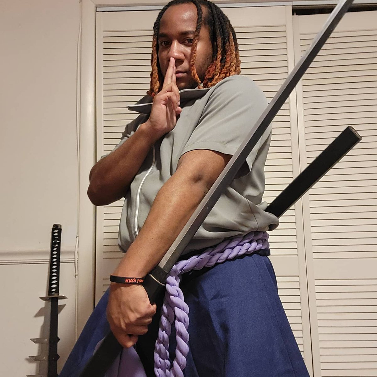 Khalil_Pheonix's tweet photo. #YourFavLeo #Cosplaying as one of his Favorite #Leo #sasuke #Uchiha 
#sasukeuchiha  My 1st cosplay From @miccostumes and its looks damn good on me  #IssaLeoThing #LeoSeason #BlackBoyJoy #BlackMagic #Cosplay #uchihaclan #BlackCosplayerHere 
@Crunchyroll  @FUNimation https://t.co/dtrfXp1yMw