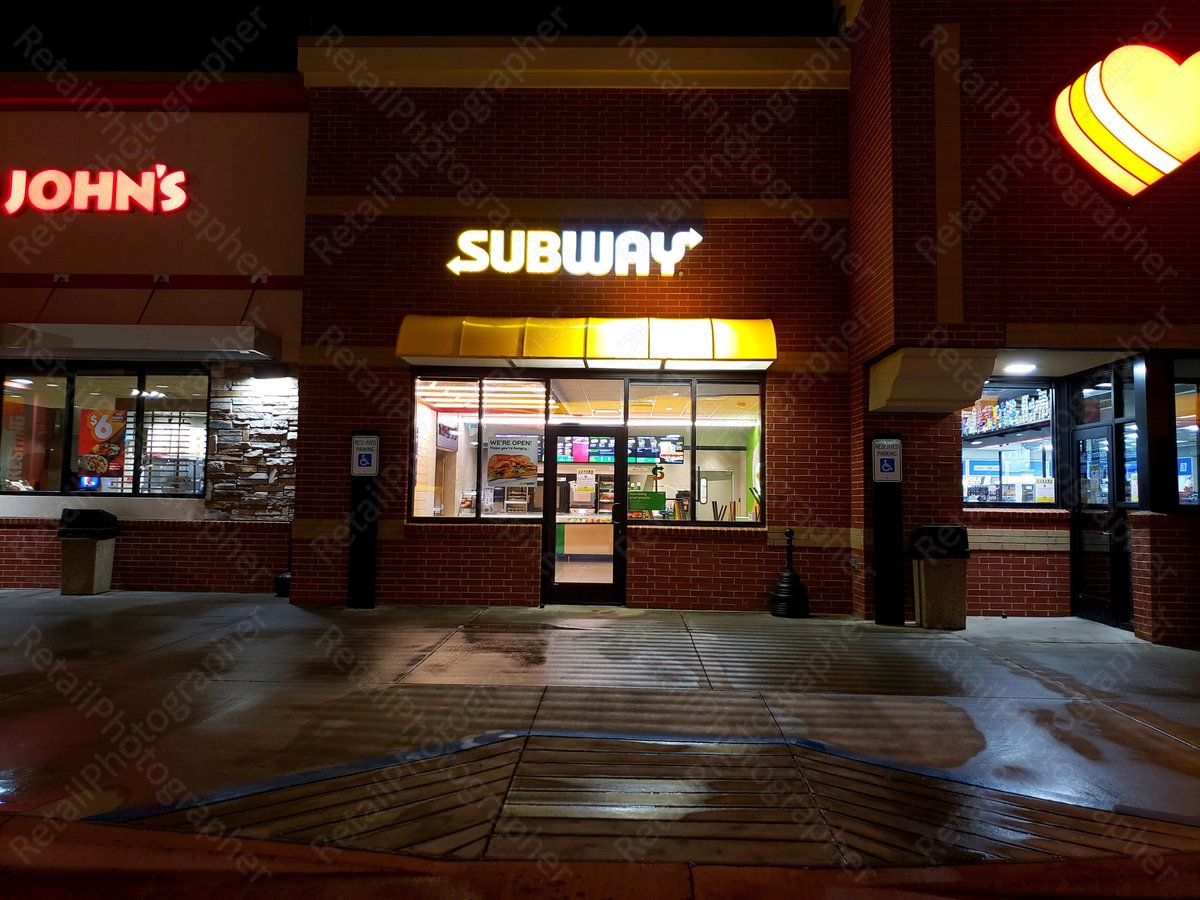 retailphotos's tweet photo. Here is something that I haven't shown: A #Loves #TravelStop at #Night! This one also has space for #Subway and #TacoJohns!
#Lovestravelstop #tjs #gas #open #nighttime #berthoud #colorado #photography #stockphotos #stockphotography #retailphotographer #theretailphotographer https://t.co/u2j5MPYEWv