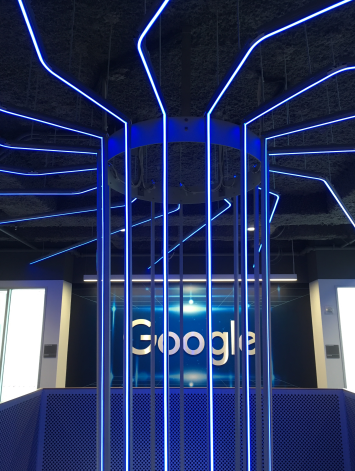 #ThrowbackThursday to our 2020 Project Excellence Award Winner in the Commercial/Institutional Under $1 Million Category, J &amp; M Brown Company, Inc. for their work on <a href="/Google/">Google</a>'s Vortex Fixture💡

Submissions for Project Excellence Awards are open 👉 hubs.ly/H0Jv9Cb0