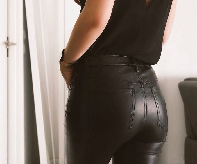 sophieKN1's tweet photo. La beauté pour une fille c'est d'être aussi belle des fesses que de face
#partipation https://t.co/sMna2AD3Su
