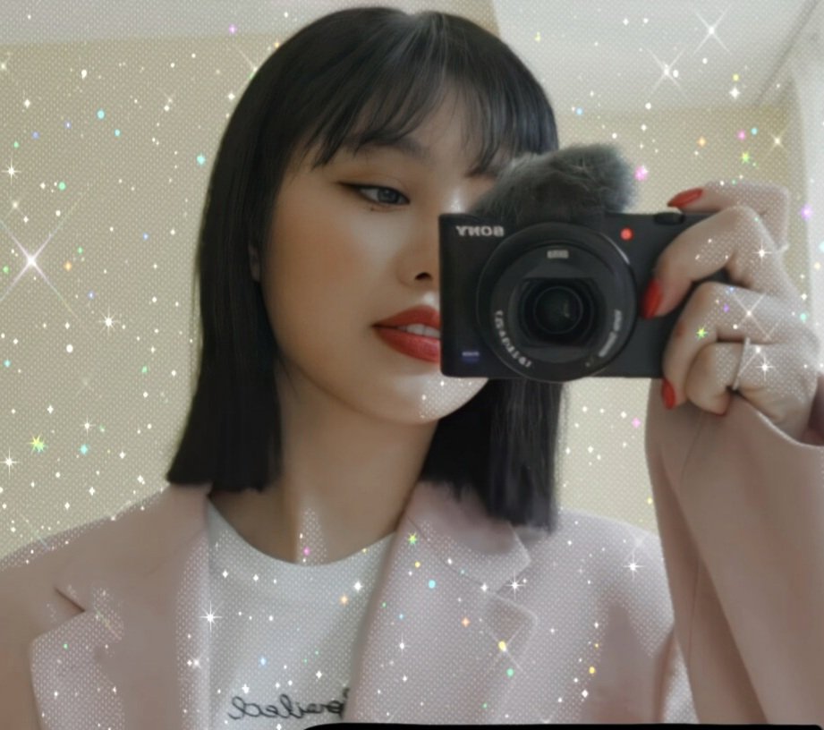 idlesupremacy's tweet photo. not really good and without a certain theme, but it all for our #수진 #SOOJIN ! 

also bought this cute outfit, feel nice🤩
#Nevieswithsoojin #Nevieselcaday #NeverlandSelcaDay #NSD
 #GIDLE #여자아이들 https://t.co/n8gEjtAuu8