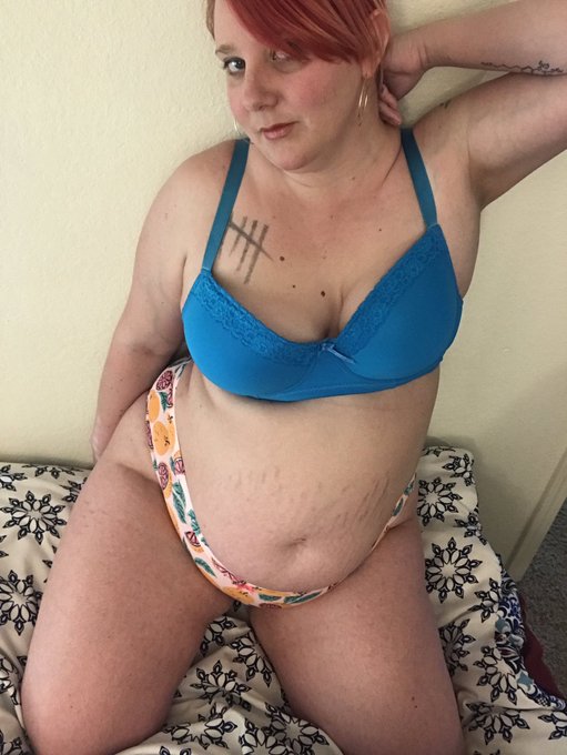 Getting on now 😉 https://t.co/rusla1oRTR<a href="/tag/bbw"class="tags"><span>#bbw</span></a><a href="/tag/camgirl"class="tags"><span>#camgirl</span></a><a href="/tag/pawg"class="tags"><span>#pawg</span></a><a href="/tag/tattooedass"class="tags"><span>#tattooedass</span></a>