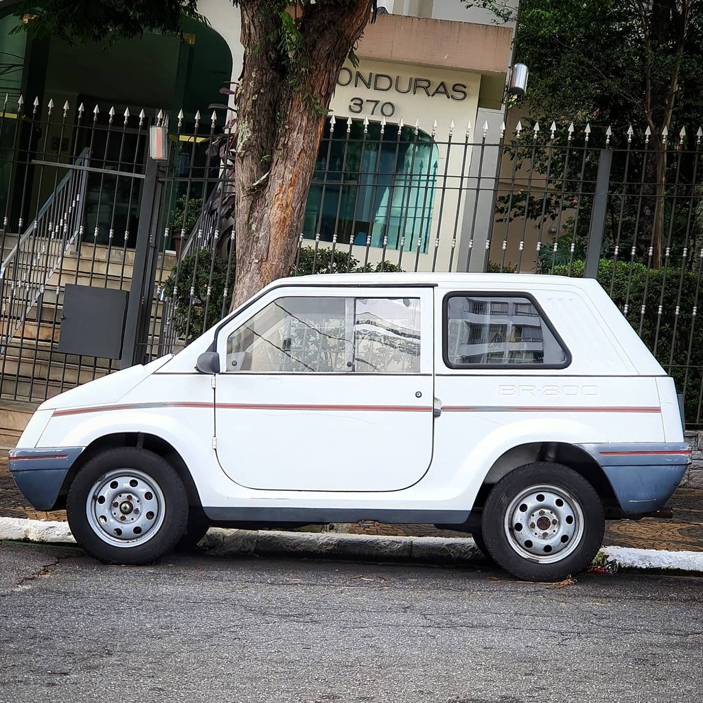 flaviosamelo's tweet photo. #gurgel #br800 #saopaulo #brasil #cellphonephotography #fotodecelular #oldcar #fotografiaderua #realcars #rua #streetphotography #carrosantigosbr #carrosantigos https://t.co/FcMHKxSbXJ https://t.co/hUensP0KuS