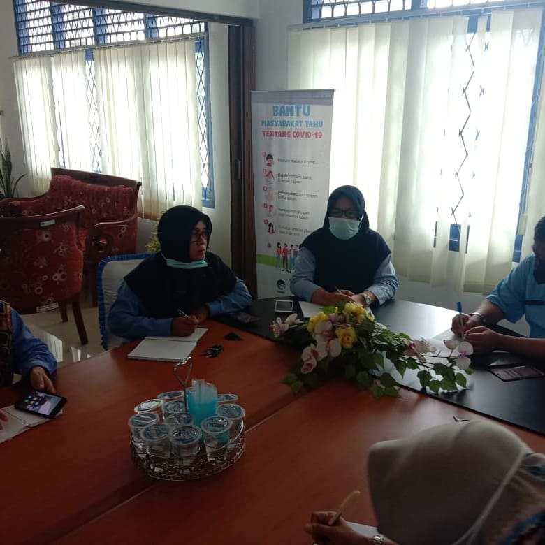 Pro1RRISeiliat's tweet photo. Rapat koordinasi lanjutan persiapan pelaksanaan PTQ LPP RRI Sungailiat
#indonesiatatanankehidupanbaru https://t.co/cvcFTHkDGn