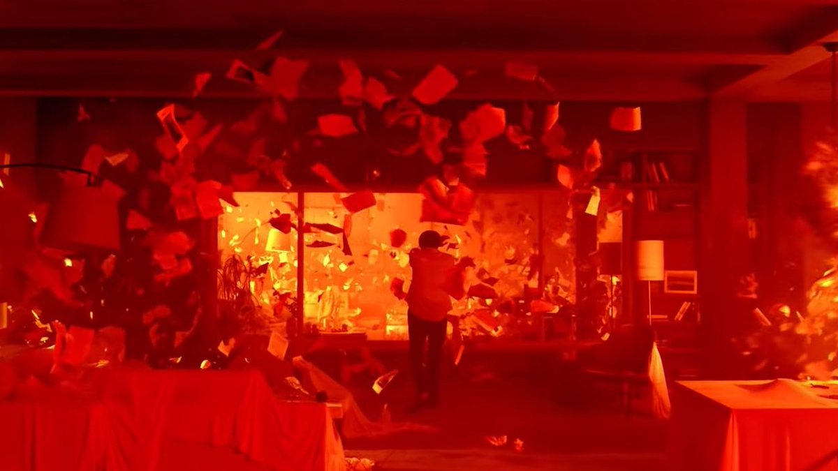 btsarmy2018x's tweet photo. The cinematic parallel between ‘film out’ and ‘fake love’!!! https://t.co/T0ca1KOXoZ