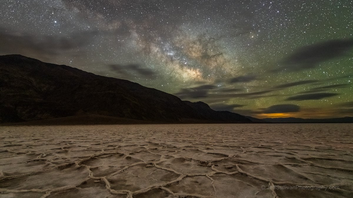 DSLRastronomy's tweet photo. Our first night out on the Badwater salt flats last month had clouds obscuring the galactic center until just before twilight. Better late than never! https://t.co/CjX6BwR81S #California  #MilkyWay #darksky #NightPhotography #DeathValley #DarkSkyPark https://t.co/9KQBckbhqn