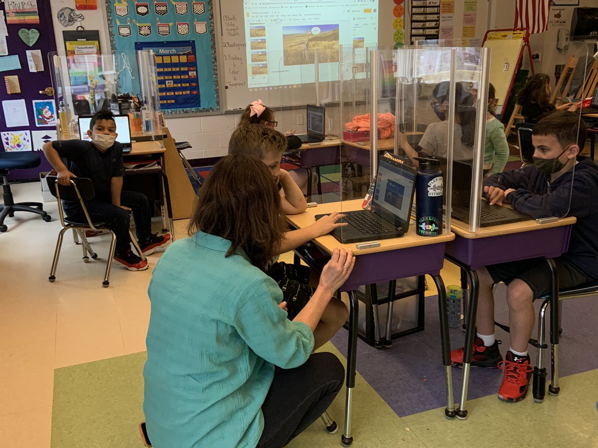 SSDITDEPT's tweet photo. More fun with Animated Google Slides with Grade 3 @souleschool. Mrs. Chartrain and Mrs. Smeltzer learned a lot from these tech gurus!  @SalemElemLibs https://t.co/PSSNOZHRgu