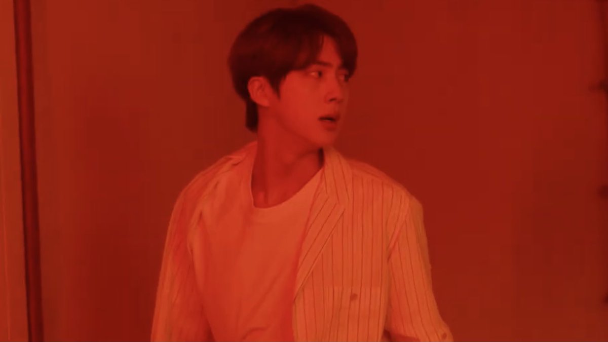 seokjinfile's tweet photo. kim seokjin: film out https://t.co/t2uKt3nA9s
