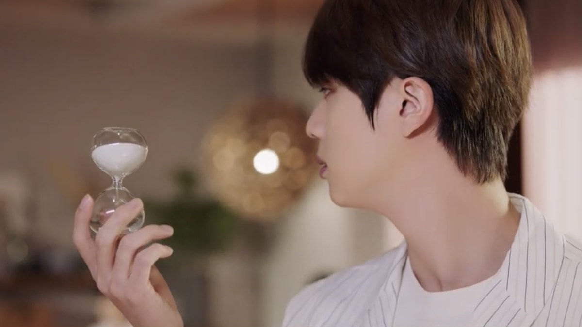 seokjinfile's tweet photo. you, in my imagination, are so vivid https://t.co/ssWY8dK9kz