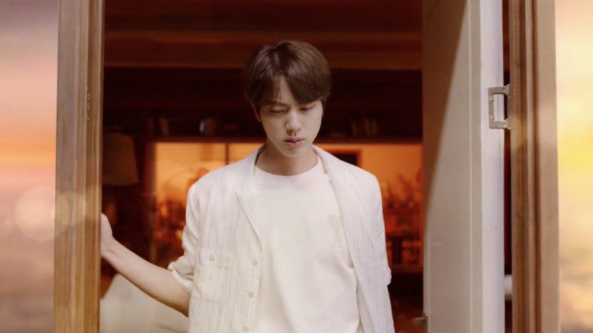 seokjinfile's tweet photo. you, in my imagination, are so vivid https://t.co/ssWY8dK9kz