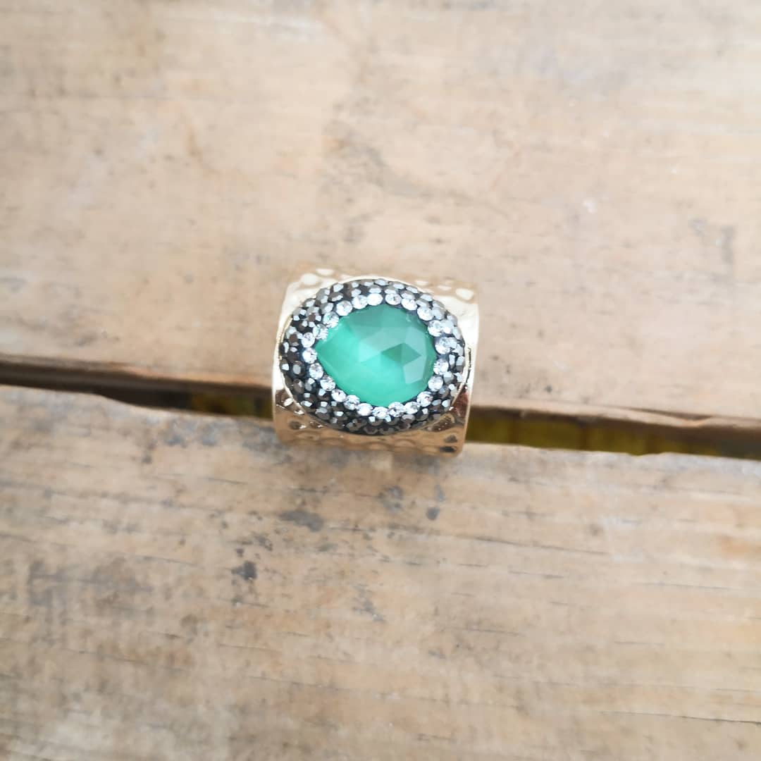 Olga_Rdz_Studio's tweet photo. 🍃 #Anillo #Ring #ChapaDeOro #Zirconia #Espinela #Cristal #OjoDeGato #TradicionYVanguardia
#OlgaRodriguezStudio
#MexicanFashionDesign
📲 +521 7712549753 https://t.co/jAMwEmrpNI
📬 Envíos a toda la república mexicana 📦✈️
📍 Entregas sin costo en #Pachuca https://t.co/Da7wAMBZX8