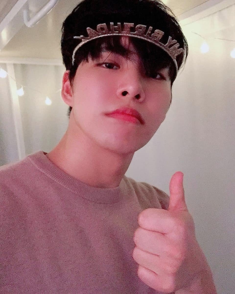 parkdoha_net's tweet photo. 210401 도하 인스타그램 업뎃 
18번째 생일을 알차게 보낸 도하🥰

https://t.co/nlsmahVkvB
#도하 #박도하 #happydohaday https://t.co/MqVG66X2iu