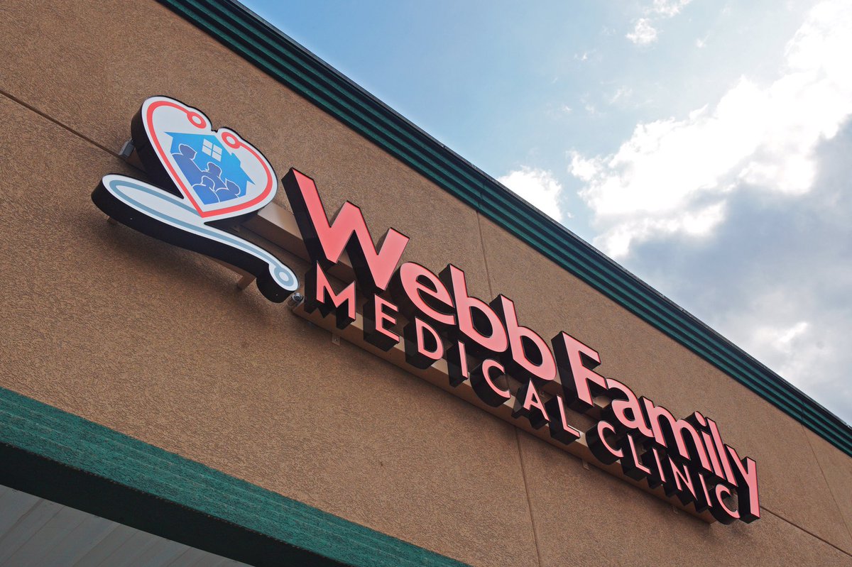 EconoSigns's tweet photo. The doctor will see you now 👨‍⚕️👩‍⚕️  Webb Family Medical Clinic Signage is up in Oxford!
#medical #doctor #webb #clinic #oxford https://t.co/BakHKIV81R