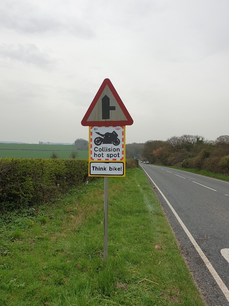 As part of campaign to encourage drivers to #ThinkBike and ask bikers #HaveYouBeenSeen - signs are being rolled out at accident hotspots across the county. We are working with @DocBikeUK @DocBike_Dorset and @DorsetRoadSafe to make our county's roads safer.