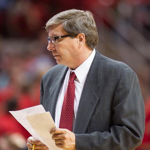 SBInsiderHQ's tweet photo. Don’t be surprised if Texas Tech immediately begins to target current assistant and defensive architect Mark Adams for HC. Born in West Texas, Texas Tech graduate, widely regarded as one the most respected assistants in CBB. He’s currently my favorite to be the next HC at TTU. https://t.co/bTAUmgVQJo