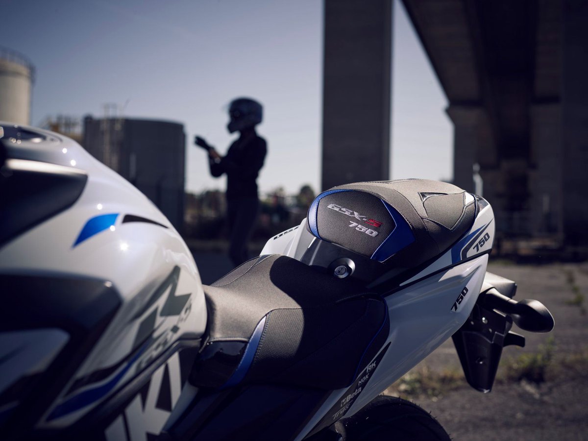 BagsterMoto's tweet photo. [Selle BAGSTER] "Les détails font la perfection, et la perfection n'est pas un détail." _ L. De Vinci
------
[BAGSTER Seats] "Details make perfection, and perfection is not a detail." _ L. Da Vinci

#Bagster #BagsterRider #CustomSeats https://t.co/uYEk7KpSg1