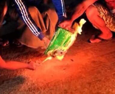 KhantSw's tweet photo. In #Banbwe, #Naungcho Tsp,Apr 1 Night Strike.
Civilians burned the 2008 constitution and also
prayed for the fallen martyrs in the spring revolution.
SUPPORT FEDERAL ARMY
#Apr1Coup
#Burn2008
#WhatsHappeningInMyanmar
@clarissaward,@CNN https://t.co/oMwe4AGUB0