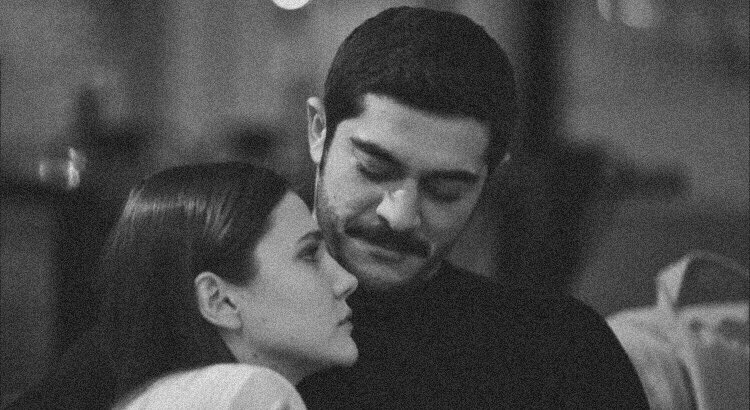 lunebrillantee's tweet photo. “Sen o bildiğim bütün aşk bahçelerinin, 
En nadide çiçeğisin.” 🤍 https://t.co/sSOGJ2aw14