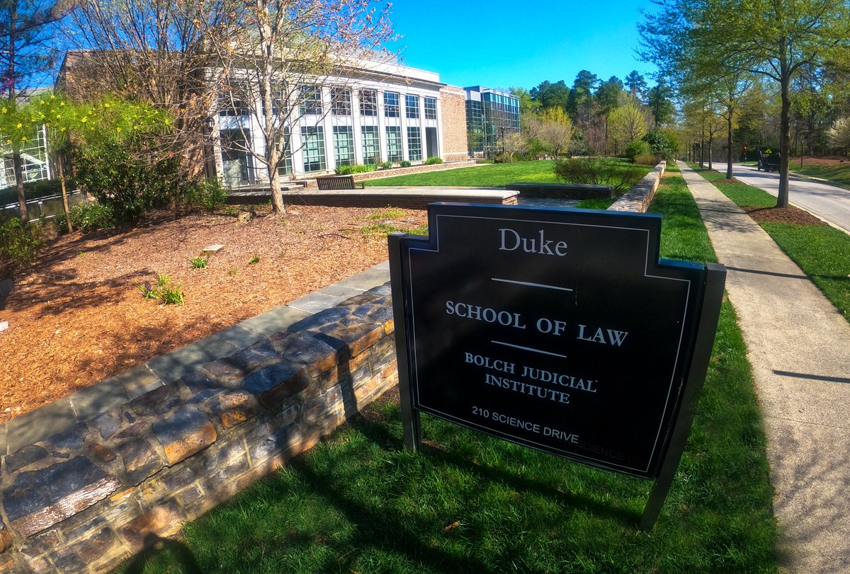 DukeLaw's tweet photo. Beautiful blue skies and ๐ kicking off the month of April here at Duke Law. #firstdayofApril https://t.co/O86UrXvnyd