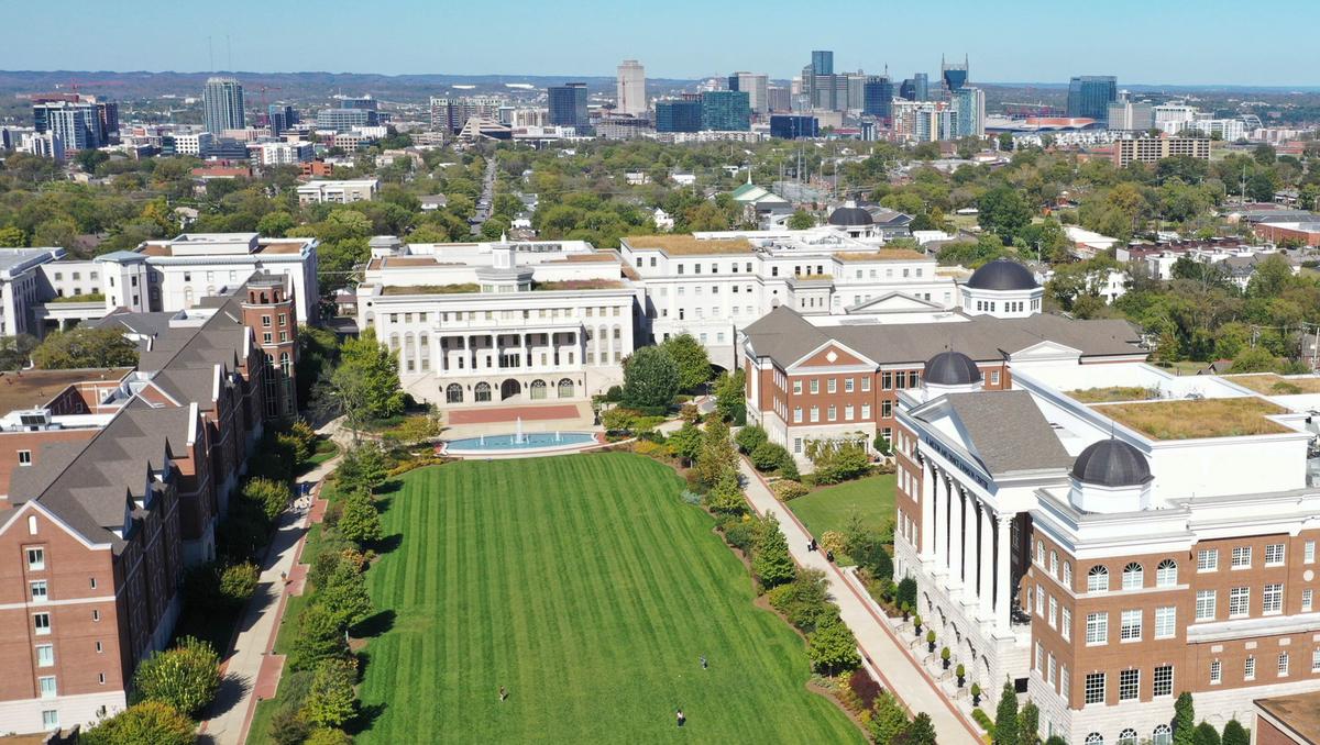 SyversonNoah's tweet photo. D3 ➡️ D1

Excited to report that after I finish my undergrad in May, I'll be headed to Belmont University to be a Graduate Assistant for Media Relations and Broadcasting in the Bruin athletic department! 

Pumped to begin the next chapter of my life in Nashville 🐻

#ItsBruinTime https://t.co/jn3py03Xfg