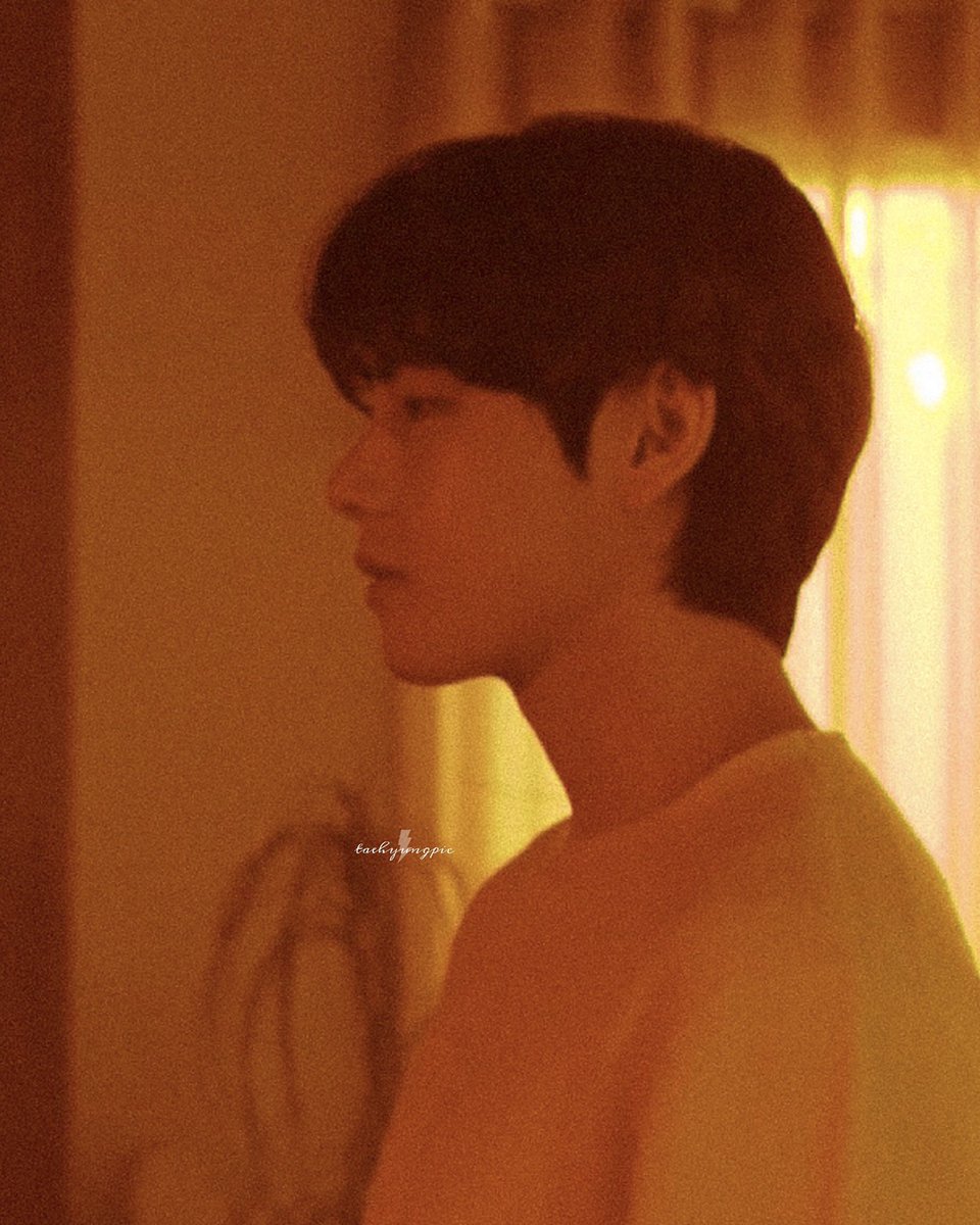 kimtaevuck's tweet photo. taehyungpic: RT @taehyungpic: #FilmOutbyBTS #V ✨ https://t.co/AeBPnQeAGC