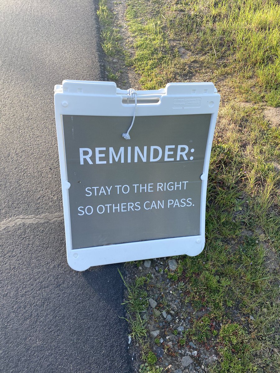 therealrojas's tweet photo. Good morning, spring breakers... #Onyourleft #Moonstuff https://t.co/ar0AQCYqis