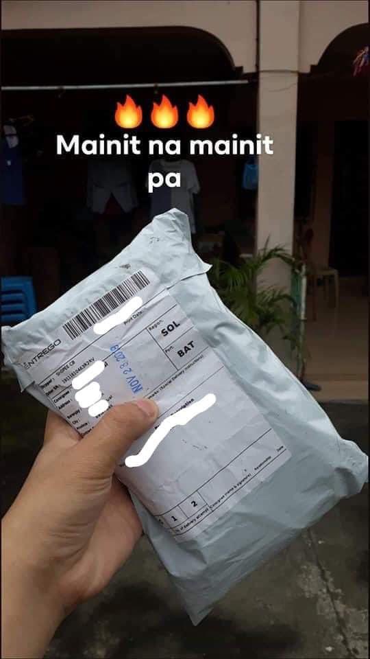 raffnasir_'s tweet photo. Order puma kat shopee tapi sekali sampai pumba, dapat sekali freegift babi hutan. https://t.co/t2jifprPiw