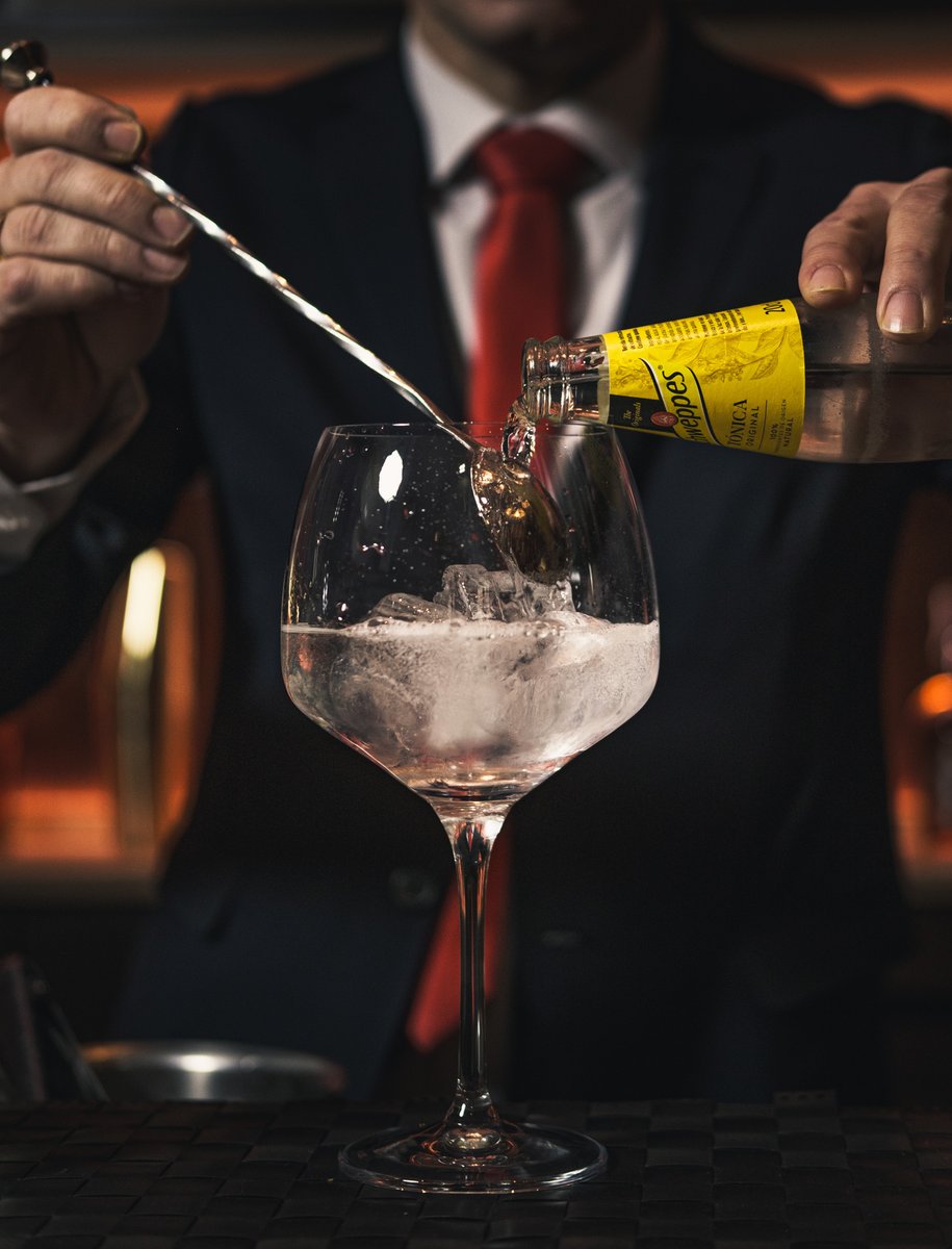 PalaciodeAviles's tweet photo. 🍸 Espacio Seagram’s Gin Roof Garden. Un singular espacio, diferente y con todas las medidas de seguridad garantizadas. Deléitate tomando una copa con algo de picoteo en pleno centro de Avilés 🍔
#feelsafeatnh #palaciodeaviles https://t.co/MVbpBZqKxP
