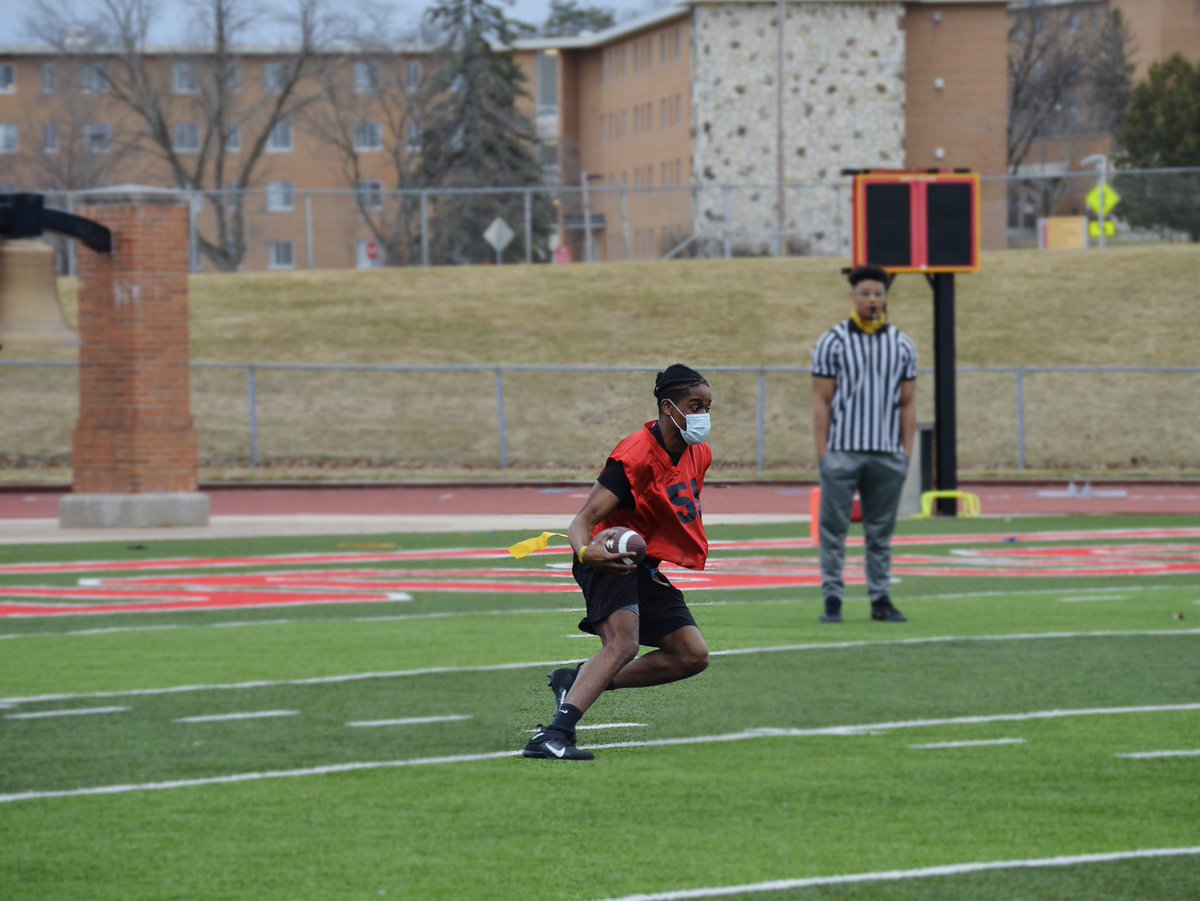 FerrisUREC's tweet photo. Check out these awesome shots from flag football! 
Enjoy your mid-semester break Bulldogs, and we’ll see you back next week for some more intramural fun! https://t.co/2joRNoVBDj